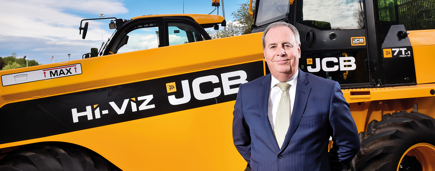 LIFETIME ACHEIVEMENT AWARD FOR JCB FINANCE PAUL JENNINGS