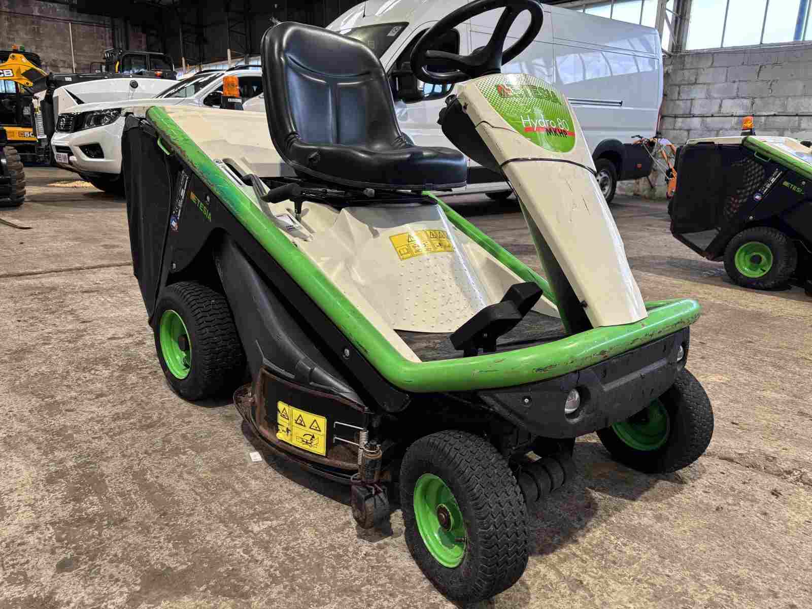 2019 ETESIA Hydro 80 Ride on Mower  2019