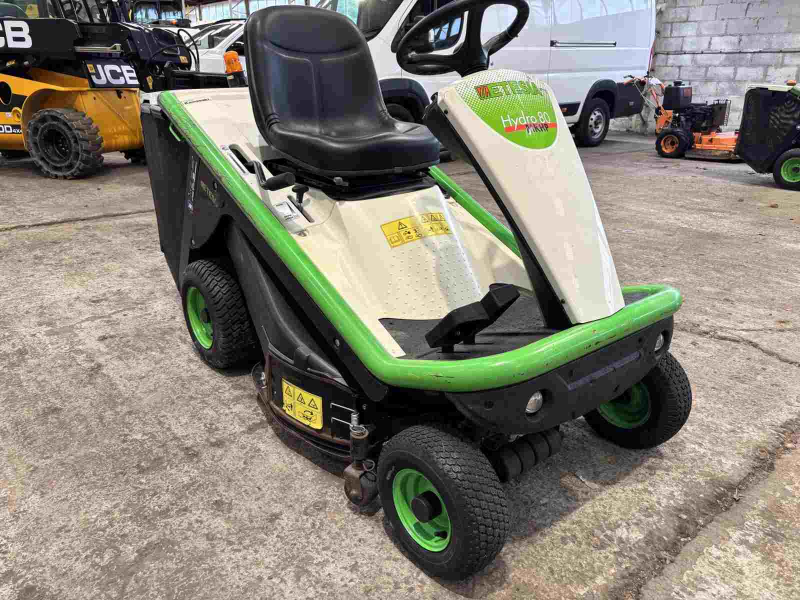 2019 ETESIA Hydro 80 Ride on Mower  2019