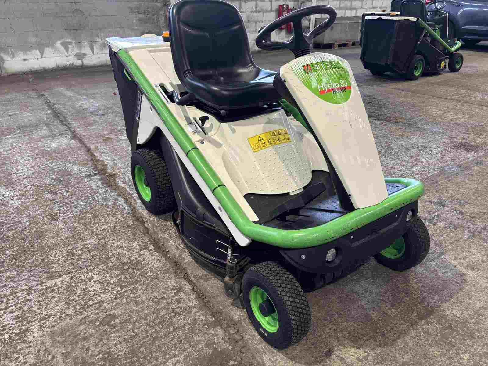 2019 ETESIA Hydro 80 Ride on Mower  2019