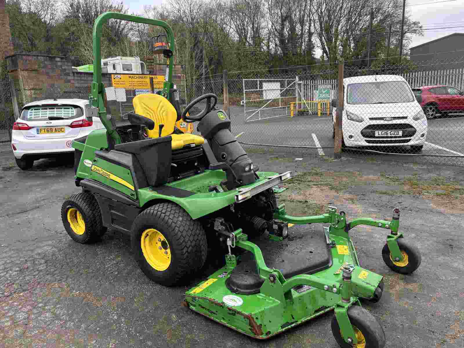 2020 JOHN DEERE 1580 Front Mounted 1.57m Rotary Deck Ride-on Mower