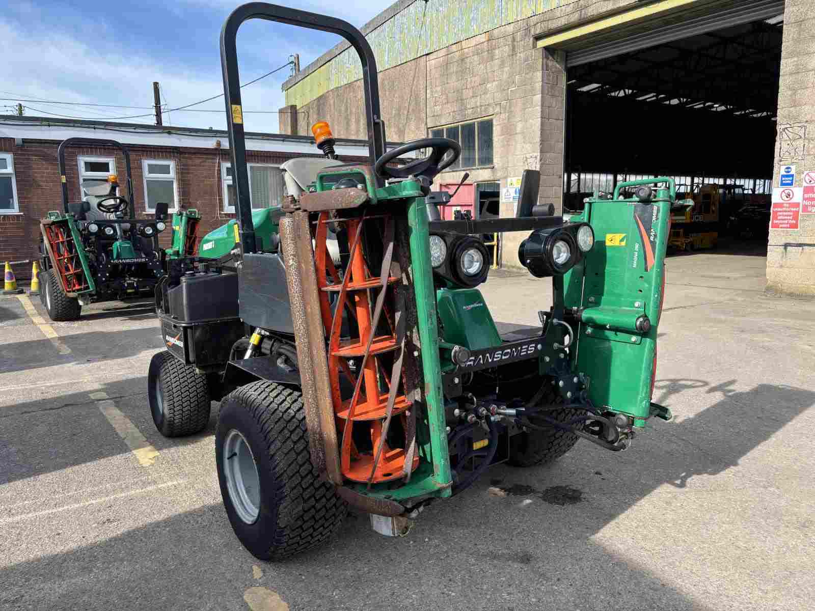 2020 RANSOMES Parkway 3 4WD 3 Gang Cylinder  2020