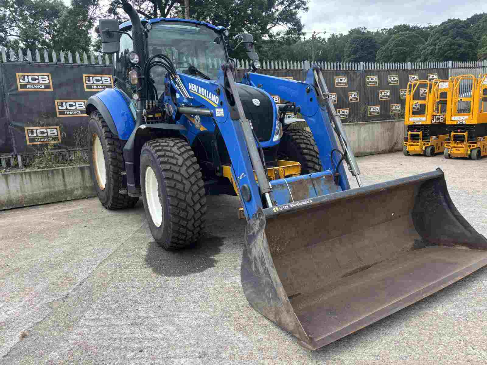 2019 New Holland T5.120 T4B Tractor Deluxe cab 