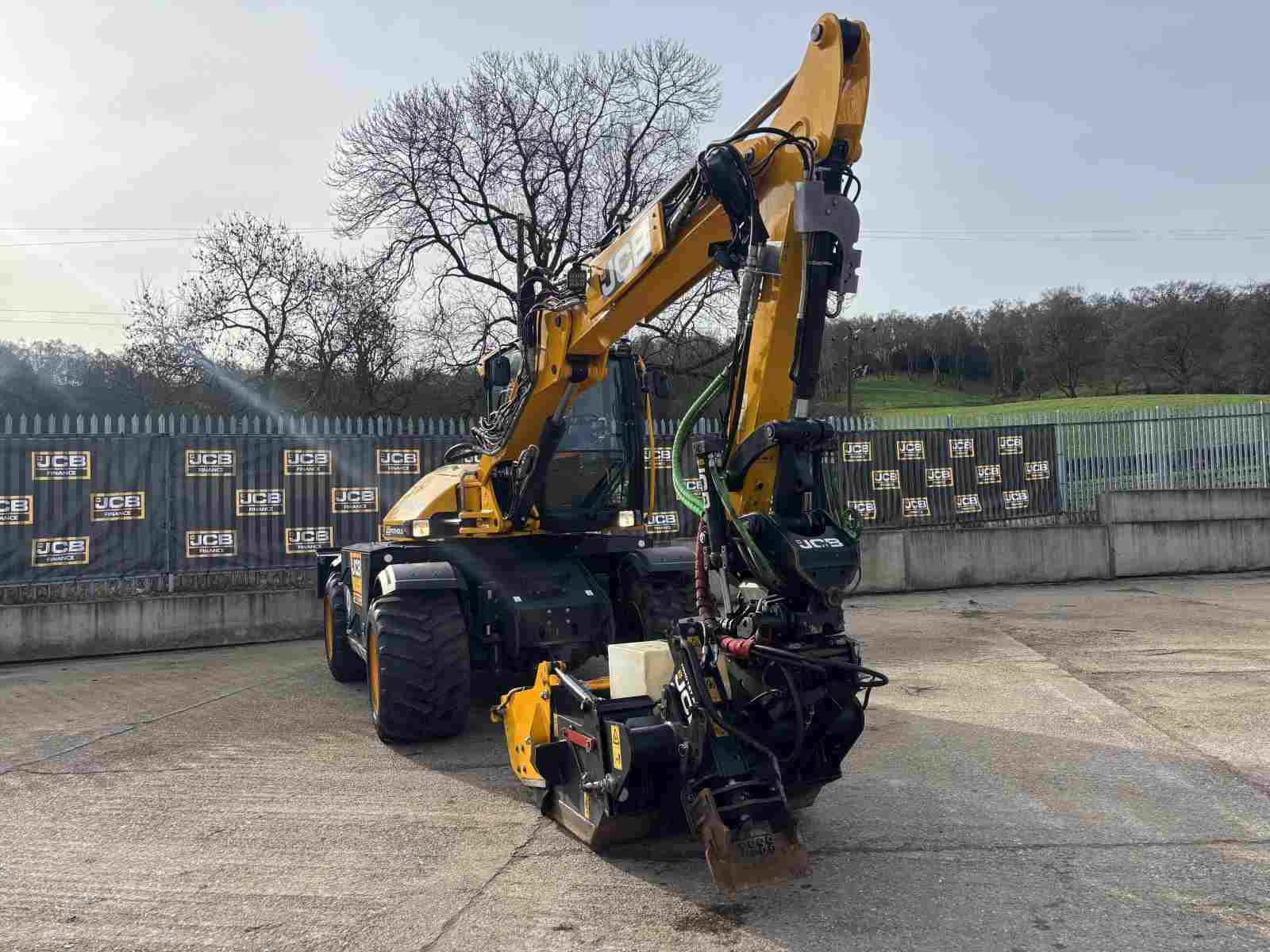 2023 JCB 110W Pothole Pro Tab  2023