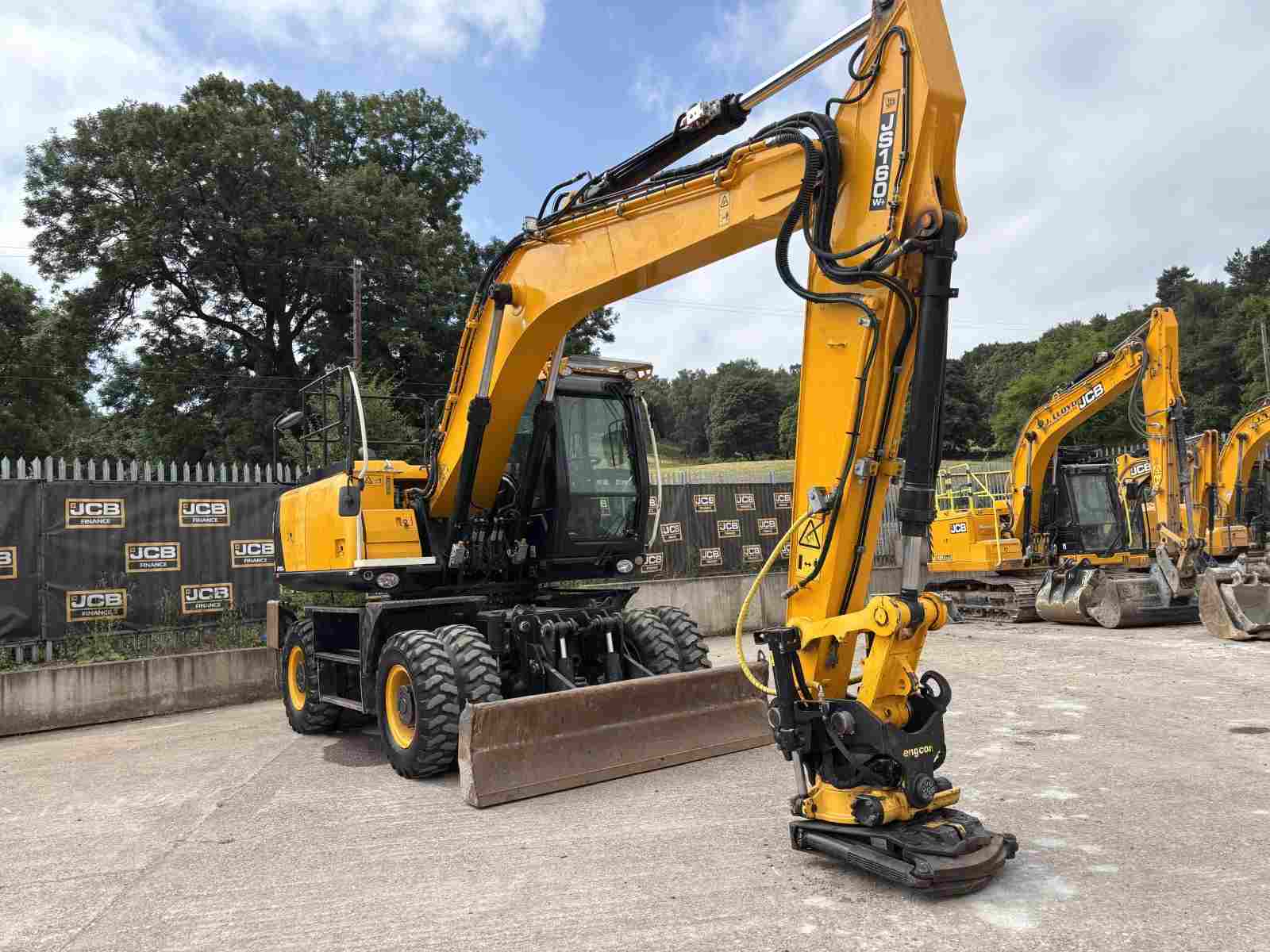 2022 JCB JS160W+ Wheeled Excavator  2022